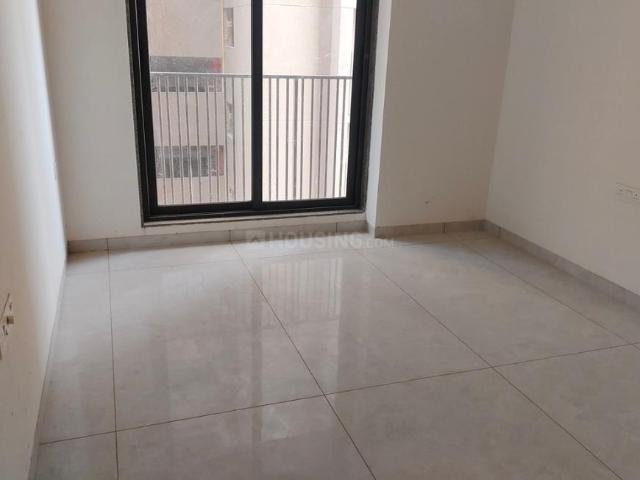 3 BHK Apartment in Vaishno Devi Circle for rent Ahmedabad. The reference number is 20509497