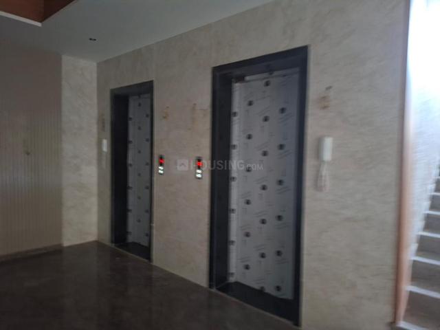 3 BHK Apartment in Vaishno Devi Circle for rent Ahmedabad. The reference number is 20604784
