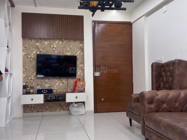 3 BHK Apartment in Vaishno Devi Circle for rent Ahmedabad. The reference number is 20615512