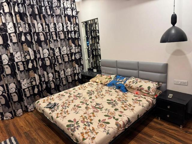 3 BHK Apartment in Vaishno Devi Circle for rent Ahmedabad. The reference number is 20739087