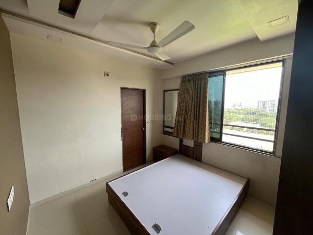 3 BHK Apartment in Vaishno Devi Circle for rent Ahmedabad. The reference number is 20771150