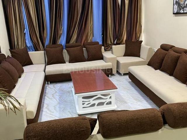 3 BHK Apartment in Vaishno Devi Circle for rent Ahmedabad. The reference number is 20777147