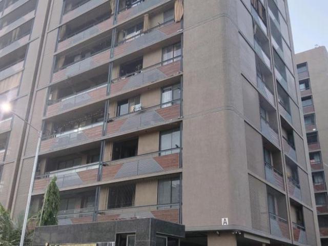 3 BHK Apartment in Vaishno Devi Circle for rent Ahmedabad. The reference number is 20798781