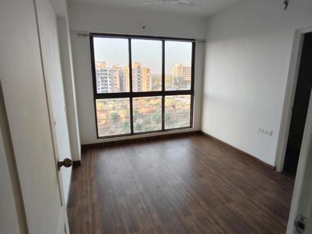 3 BHK Apartment in Vaishno Devi Circle for rent Ahmedabad. The reference number is 20849109