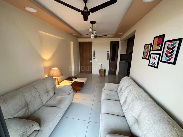 3 BHK Apartment in Vaishno Devi Circle for rent Ahmedabad. The reference number is 20996152
