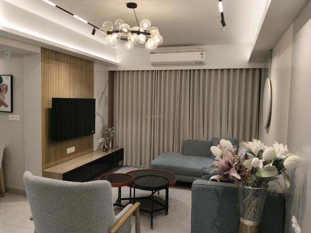 3 BHK Apartment in Vaishno Devi Circle for rent Ahmedabad. The reference number is 20127155