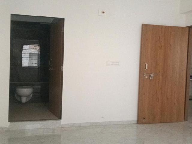 3 BHK Apartment in Vaishno Devi Circle for rent Ahmedabad. The reference number is 20144943