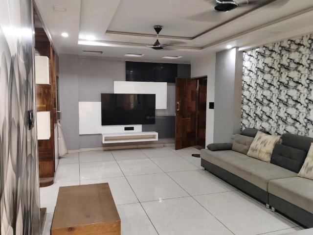 3 BHK Apartment in Vaishno Devi Circle for rent Ahmedabad. The reference number is 20205533