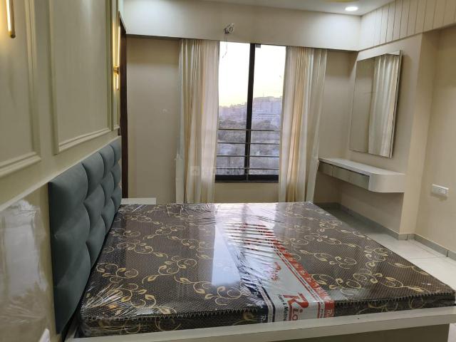 3 BHK Apartment in Vaishno Devi Circle for rent Ahmedabad. The reference number is 20214140