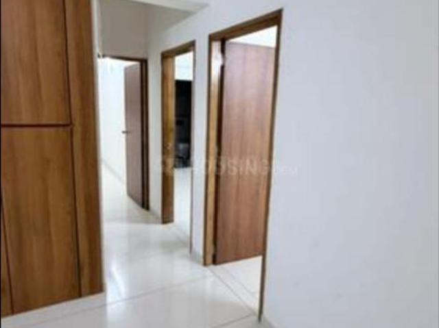 3 BHK Apartment in Vaishno Devi Circle for rent Ahmedabad. The reference number is 20388160