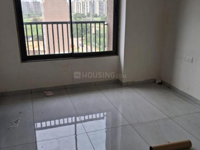 3 BHK Apartment in Vaishno Devi Circle for rent Ahmedabad. The reference number is 21000026