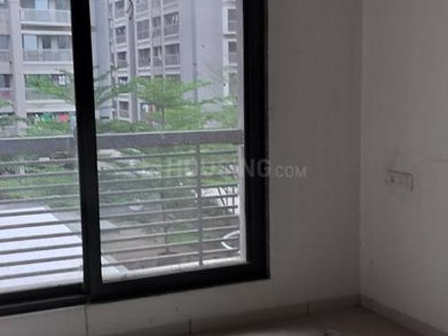 3 BHK Apartment in Vaishno Devi Circle for rent Ahmedabad. The reference number is 21008592