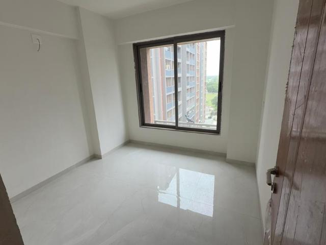 3 BHK Apartment in Vaishno Devi Circle for rent Ahmedabad. The reference number is 21009669