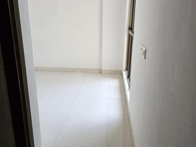 3 BHK Apartment in Vaishno Devi Circle for rent Ahmedabad. The reference number is 21012219
