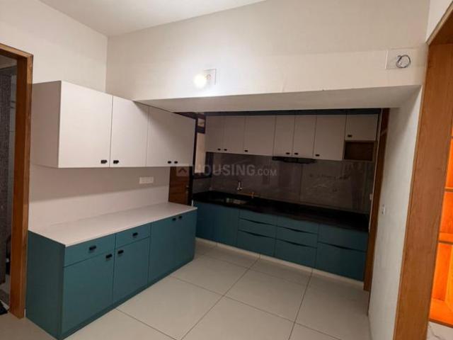 3 BHK Apartment in Vaishno Devi Circle for rent Ahmedabad. The reference number is 21023628