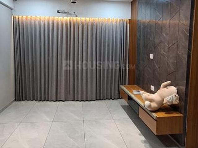3 BHK Apartment in Vaishno Devi Circle for rent Ahmedabad. The reference number is 21024364