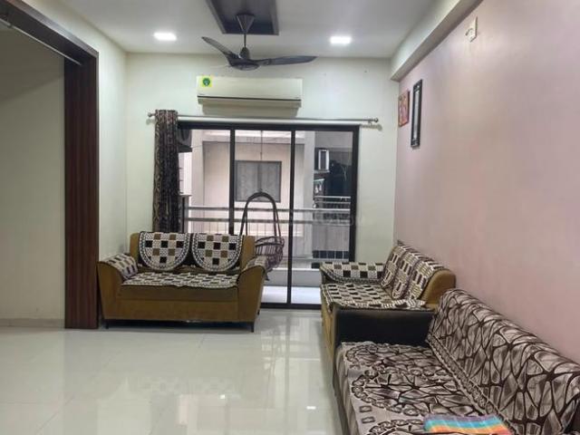 3 BHK Apartment in Vaishno Devi Circle for rent Ahmedabad. The reference number is 21030260