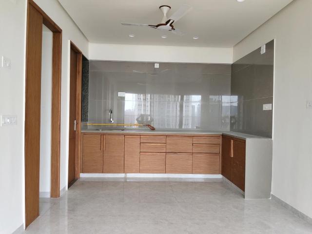 3 BHK Apartment in Vaishno Devi Circle for rent Ahmedabad. The reference number is 21042887