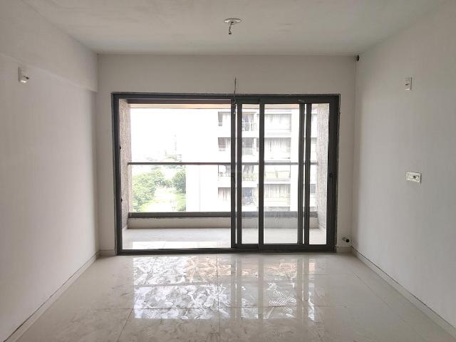 3 BHK Apartment in Vaishno Devi Circle for rent Ahmedabad. The reference number is 21044709