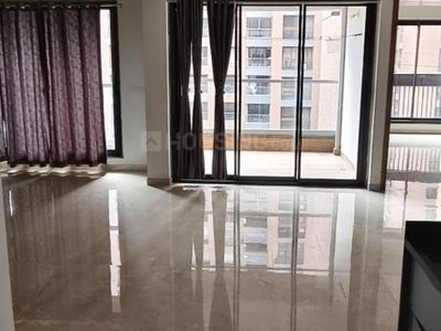 3 BHK Apartment in Vaishno Devi Circle for rent Ahmedabad. The reference number is 21045437