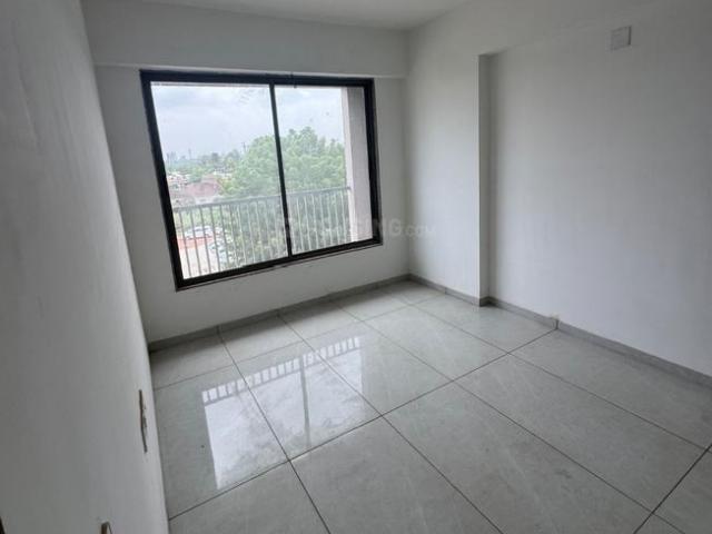 3 BHK Apartment in Vaishno Devi Circle for rent Ahmedabad. The reference number is 21058449