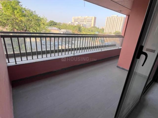3 BHK Apartment in Vaishno Devi Circle for rent Ahmedabad. The reference number is 21058374