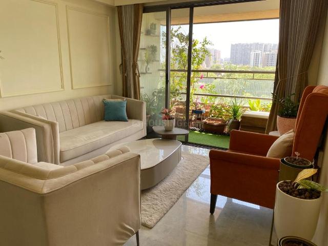 3 BHK Apartment in Vaishno Devi Circle for rent Ahmedabad. The reference number is 21064632