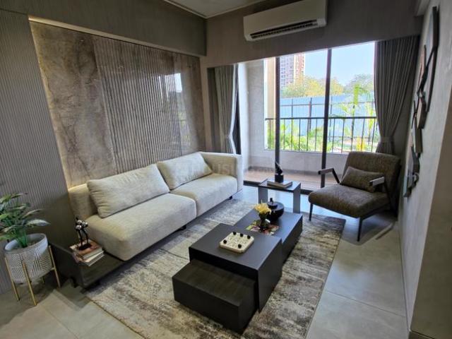 3 BHK Apartment in Vaishno Devi Circle for rent Ahmedabad. The reference number is 21073133
