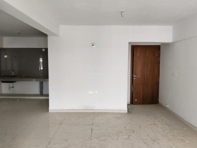 3 BHK Apartment in Vaishno Devi Circle for rent Ahmedabad. The reference number is 21095929