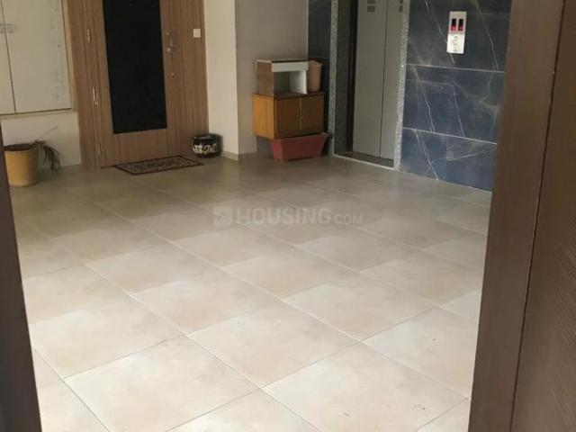 3 BHK Apartment in Vaishno Devi Circle for rent Ahmedabad. The reference number is 21125930
