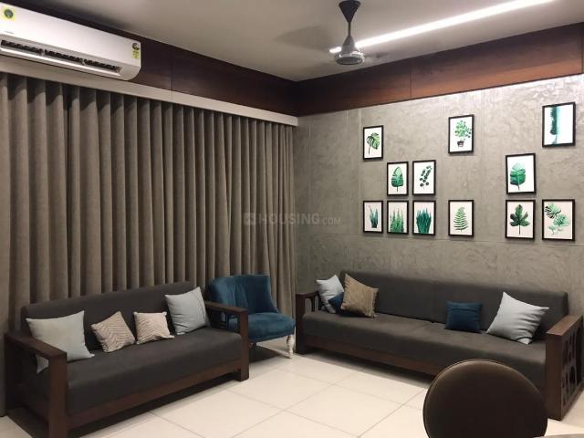 3 BHK Apartment in Vaishno Devi Circle for rent Ahmedabad. The reference number is 21198867