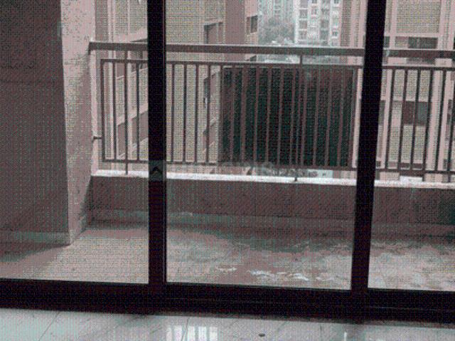 3 BHK Apartment in Vaishno Devi Circle for rent Ahmedabad. The reference number is 21212462