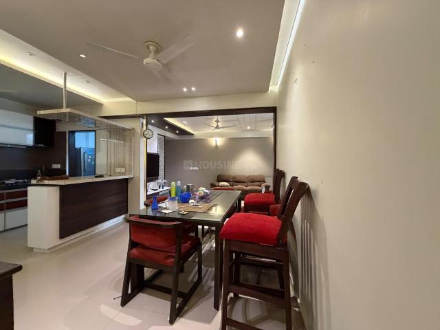 3 BHK Apartment in Vaishno Devi Circle for rent Ahmedabad. The reference number is 21223833
