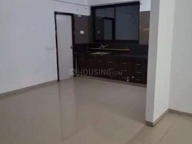 3 BHK Apartment in Vaishno Devi Circle for rent Ahmedabad. The reference number is 21226032