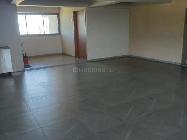 3 BHK Apartment in Vaishno Devi Circle for rent Ahmedabad. The reference number is 21246124