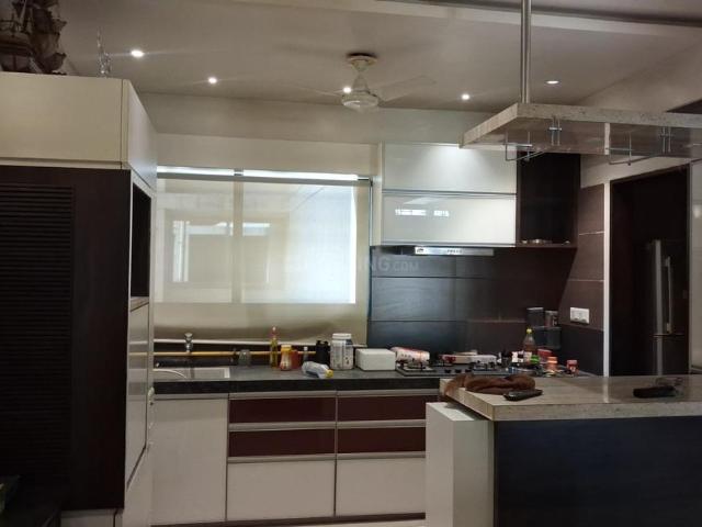 3 BHK Apartment in Vaishno Devi Circle for rent Ahmedabad. The reference number is 21249502
