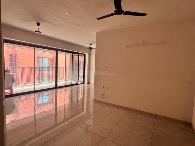 3 BHK Apartment in Vaishno Devi Circle for rent Ahmedabad. The reference number is 21305211