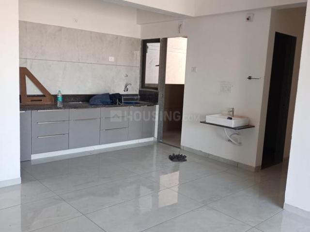3 BHK Apartment in Vaishno Devi Circle for rent Ahmedabad. The reference number is 21306343