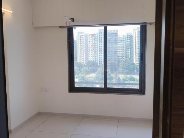 3 BHK Apartment in Vaishno Devi Circle for rent Ahmedabad. The reference number is 21309687