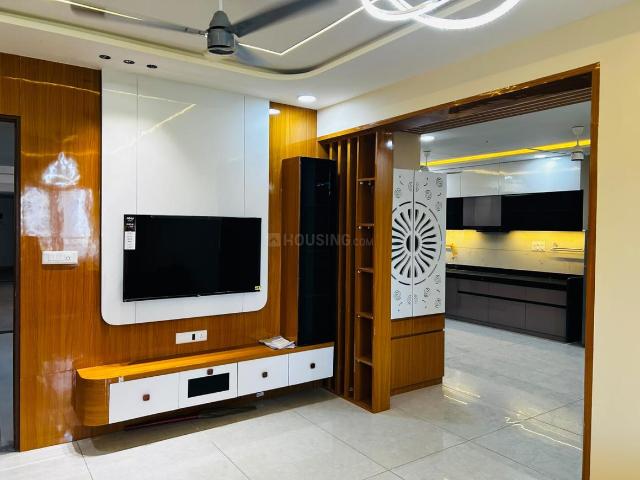 3 BHK Apartment in Vaishno Devi Circle for rent Ahmedabad. The reference number is 21317052