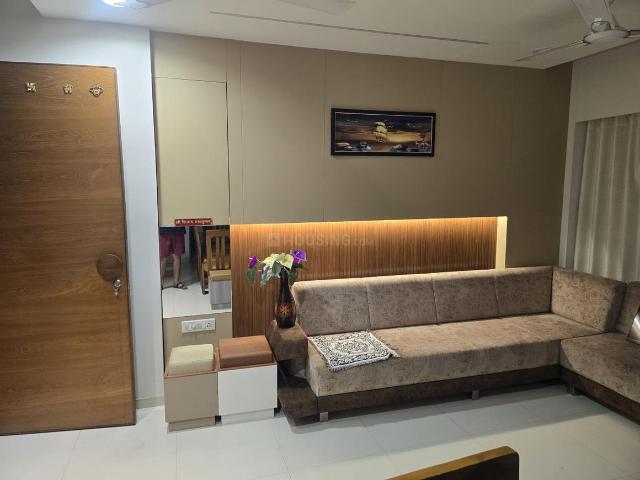 3 BHK Apartment in Vaishno Devi Circle for rent Ahmedabad. The reference number is 21322844