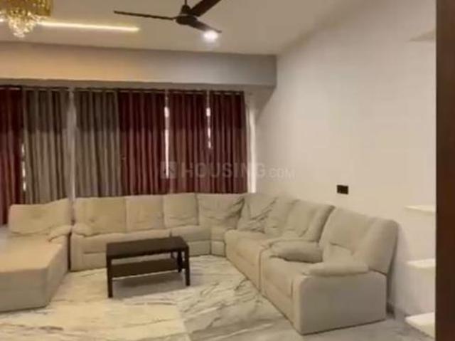 3 BHK Apartment in Vaishno Devi Circle for rent Ahmedabad. The reference number is 21366263