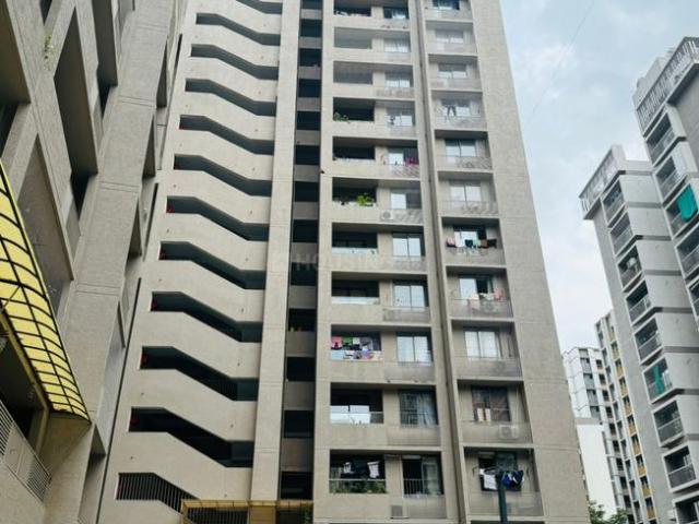 3 BHK Apartment in Vaishno Devi Circle for resale Ahmedabad. The reference number is 19766441