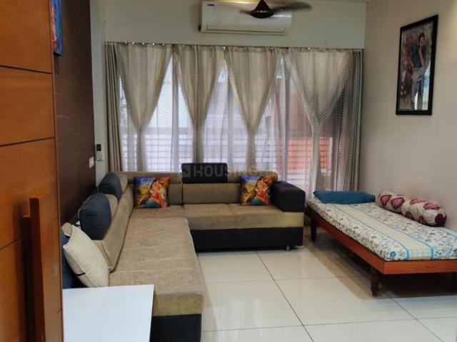 3 BHK Apartment in Vaishno Devi Circle for resale Ahmedabad. The reference number is 19972033