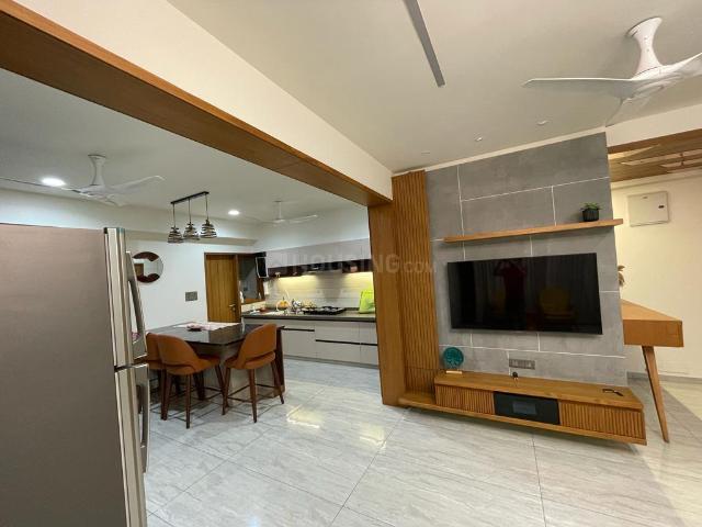 3 BHK Apartment in Vaishno Devi Circle for resale Ahmedabad. The reference number is 20100090