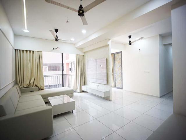 3 BHK Apartment in Vaishno Devi Circle for resale Ahmedabad. The reference number is 20112619