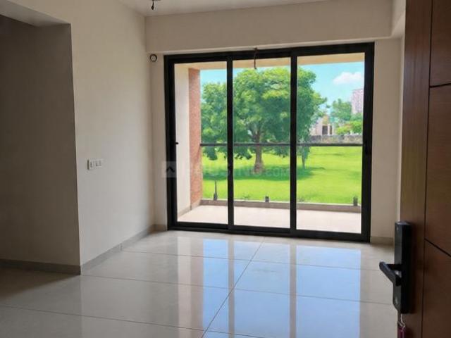 3 BHK Apartment in Vaishno Devi Circle for resale Ahmedabad. The reference number is 20883984
