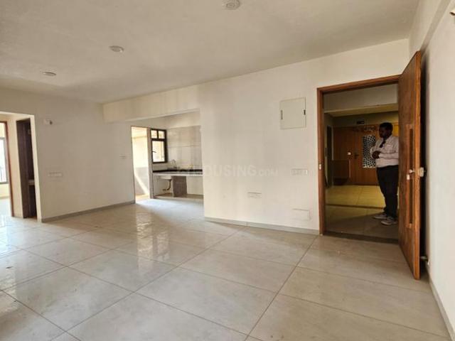 3 BHK Apartment in Vaishno Devi Circle for resale Ahmedabad. The reference number is 21026338