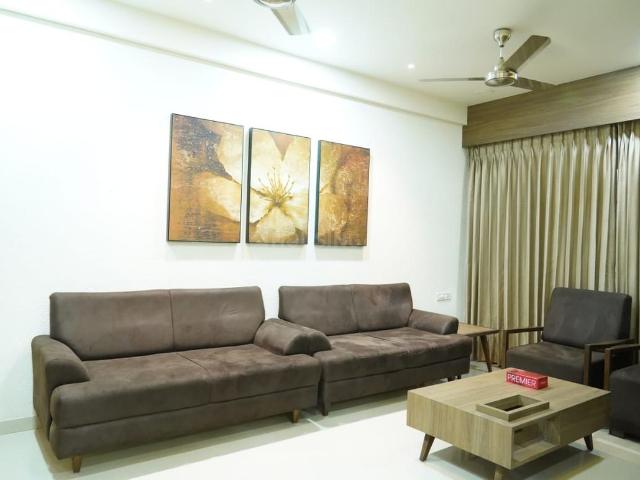 3 BHK Apartment in Vallabh Vidhyanagar for resale Anand. The reference number is 21297638