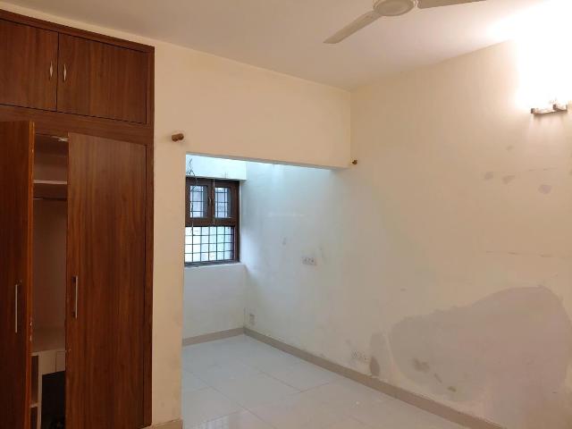 3 BHK Apartment in Vasant Kunj for rent New Delhi. The reference number is 19699005